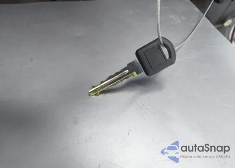 1998 Chevrolet K1500 Fleetside z USA, uszkodzony, nr VIN 2GCEK19R6W1186017